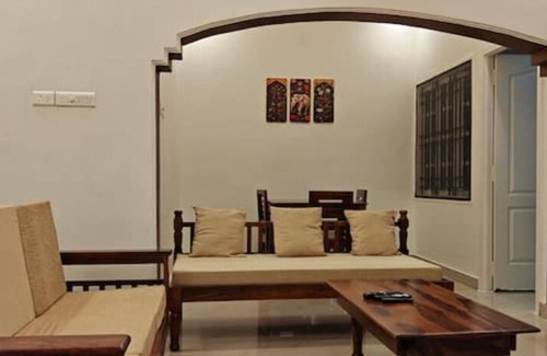 Kumbakonam Apartamento | Newly Furnished, Renovated , AC, Clean, Cozy 1 BHK