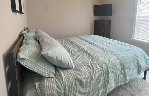D'Iberville Casa | Newly Furnished Townhome-8 minutes to the beach