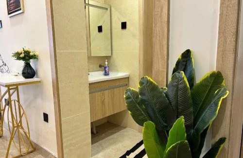 Thompson Estate Apartamento | newly furnished two bedroom apartment with swimming pool, fully equipped gym, private parking space, children playground and unbeatable scenic city views in lavington