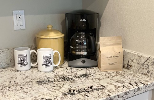 Long Beach Casa | Newly Listed Beach House Hideaway in Long Beach, MS