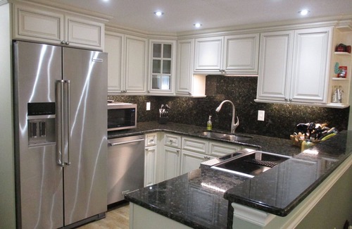 Flagler Beach Condominio | Newly Listed | Walk to Beach | Pool | 2 bd, 2 ba, Free Parking | Free WIFI