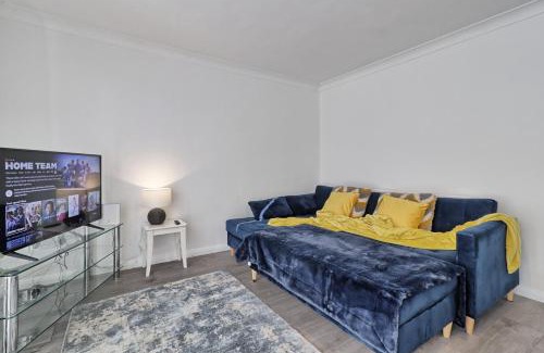 Basildon Casa | Newly Refurbished 3BR House Basildon, Garden, Netflix & Trisport Table
