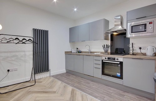 Poole Apartamento | Moderno-Estudio-Baño privado-Newly Refurbished