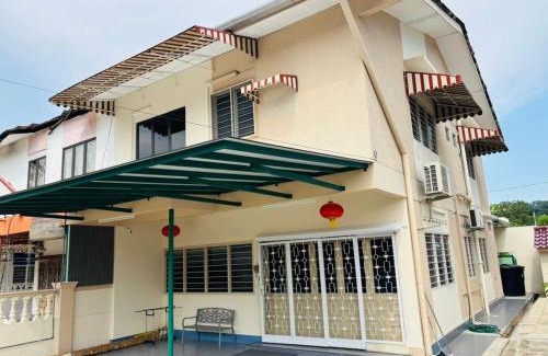 Malacca City Casa | Newly Refurbished Spacious Home, Family-Friendly, COMFY HILL 2