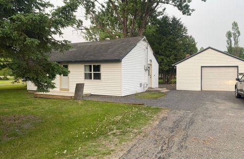 International Falls Casa | Newly remodeled 2-bedroom house in charming International Falls with AC, WiFi