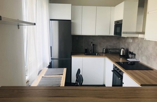 Vrsovice Apartamento | Newly remodeled, sunny apartment in Prague- excellent location