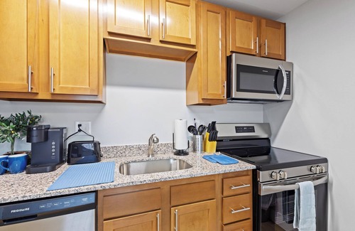 Lawrence Casa | Newly Remodeled 1BR/1BA Apt - Close To It All!