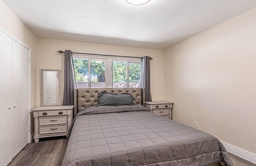 Riverside Apartamento | Newly Remodeled 2bedroom Apartment by the Riverside Plaza