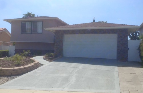 Agoura Hills Casa | Recién remodelado de 3 habitaciones y 3 baños en casa. ¡A solo 15 minutos de las playas de Malibu!