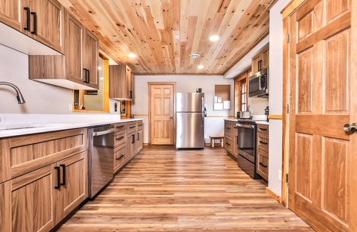 Arbor Vitae Casa | Newly remodeled 8 bedroom on Little Muskie Lake!