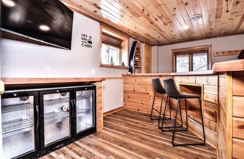 Arbor Vitae Casa | Newly remodeled 8 bedroom on Little Muskie Lake!