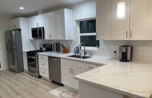 West Hills Casa | NEWLY REMODELED Cozy Bremerton Bungalow! Fenced Pet-Friendly Yard!