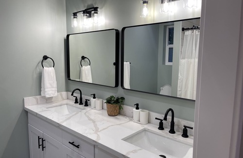 West Hills Casa | NEWLY REMODELED Cozy Bremerton Bungalow! Fenced Pet-Friendly Yard!