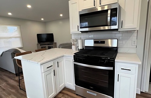Parma Heights Casa | Newly Remodeled Monthly Special!! 2 Bd/1Bath Home!