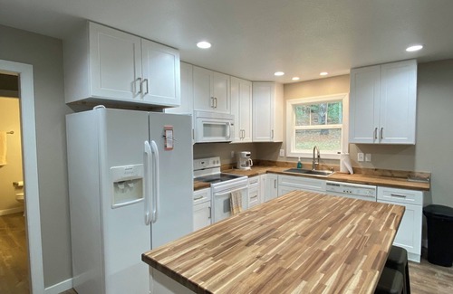 Murphy Casa | NEWLY Remodeled Private 2-bedroom mountain house in beautiful Murphy