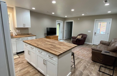 Murphy Casa | NEWLY Remodeled Private 2-bedroom mountain house in beautiful Murphy