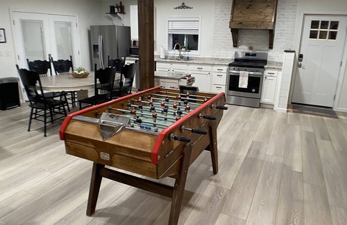 Hendersonville Casa | Newly Remodeled Private 2Br/2Ba with Hot tub and Foosball Table