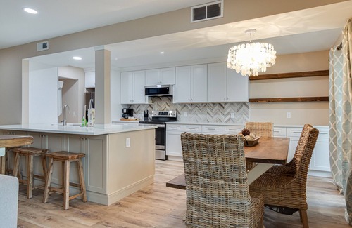 South Beach Villa | Vista al agua 3 camas, 2 BA Villa por South Beach Marina y Salty Dog, para 8 personas