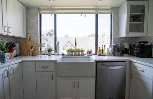 Latrium Casa | Newly renovated and furnished single family home in L''Atrium