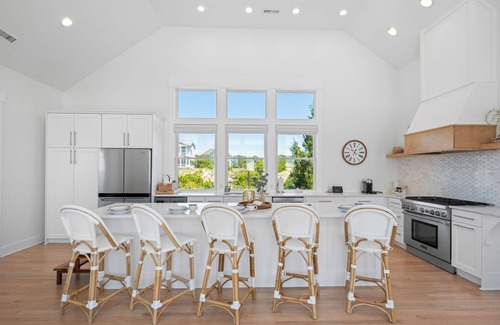 South Beach Casa | Newly renovated! Views, VIEWS, VIEWS of the Atlantic will mesmerize you from Ocean's 11!