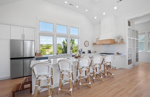 South Beach Casa | Newly renovated! Views, VIEWS, VIEWS of the Atlantic will mesmerize you from Ocean's 11!