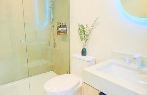 Downtown Eastside Apartamento | Newly Renovated 1 Bedroom Condo in Japantown! Near Gastown & Railtown!