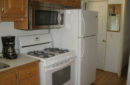 Homosassa Casa | 1 DORMITORIO QUEEN / 1 BAÑO ADULTO PRIVADO VUELTA A MANERAS !!