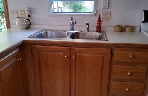 Homosassa Casa | 1 DORMITORIO QUEEN / 1 BAÑO ADULTO PRIVADO VUELTA A MANERAS !!