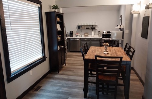 Kidron Otro | Newly Renovated 1900 Farmhouse in the Heart of Ohio's Amish Country-Kidron!!