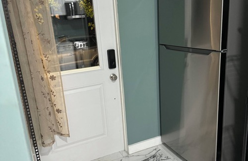 Minneapolis Casa | Newly renovated 2-bedroom house in amazing Minneapolis with AC/Heating,WiFi,