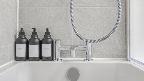 Lechlade Casa | Newly renovated 2-bed house in Lechlade with parking