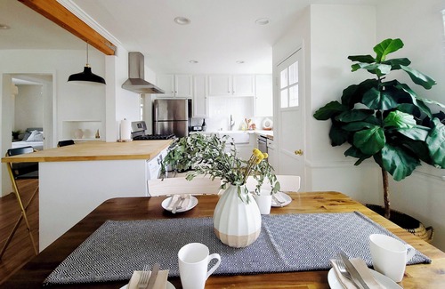 Harbor Gateway South Casa | Newly renovated 2 bedroom/1bath with a study and charming outside patio