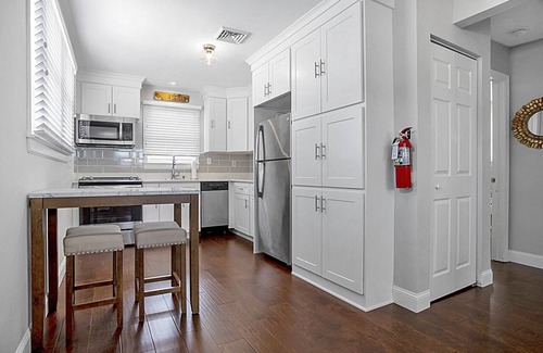 Avalon Condominio | Newly renovated 2 bedroom conveniently located in the downtown of Avalon