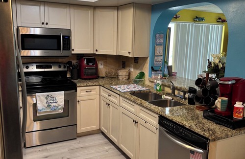 Cypress Lake Casa | Newly renovated 3bed 2bath family home with pool.