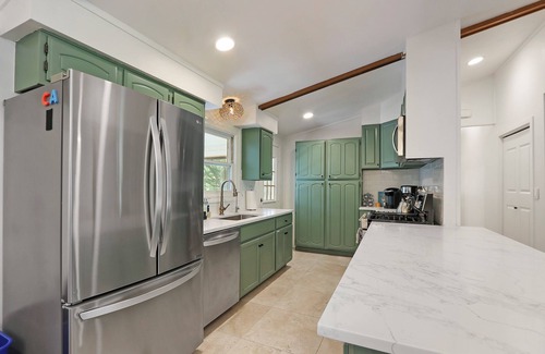 Zenda Casa | Newly renovated 4-bed, 2-bath spacious home, walking distance to Lake Geneva.