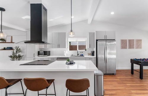 Serra Mesa Casa | Newly Renovated 4BR w/Golf, Game Room, Fire Pit
