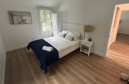 Marstons Mills Casa | Newly renovated Barnstable house/Pool.