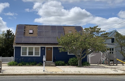 Surf City Casa | Newly renovated Cape Cod 4BR 2 Baths in LBI close to restaurants, and beach