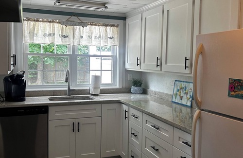 Falmouth Casa | Casa del Cabo recientemente renovada: a 5 minutos a pie de la playa y del centro.