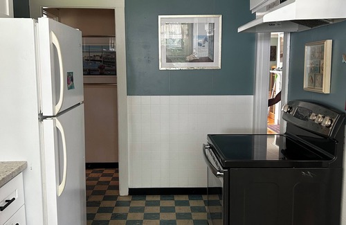 Falmouth Casa | Casa del Cabo recientemente renovada: a 5 minutos a pie de la playa y del centro.