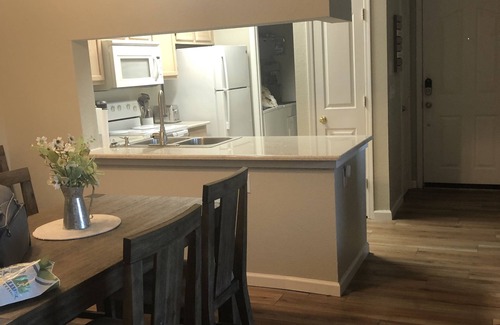 Foothills Condominio | Newly Renovated Condo: Foothills View & Resort Amenities