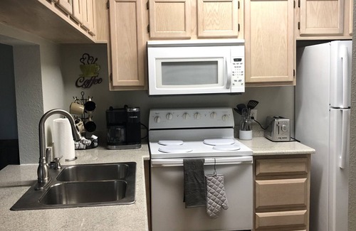 Foothills Condominio | Newly Renovated Condo: Foothills View & Resort Amenities