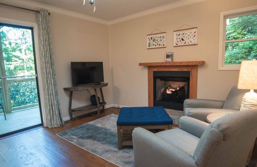 Mill Ridge Cabaña | Newly renovated cottage conveniently located between Boone and Banner Elk.