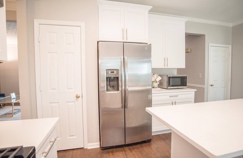 Johns Creek Casa | Newly Renovated, Cozy, and Modern 4 Bedroom House