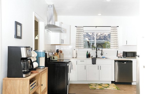 West Salem Casa | Newly Renovated! Family Home, Walking Distance to Local Restaurants, Parking