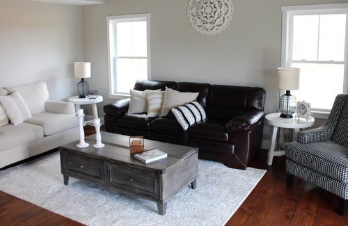 Lakeville Casa | Newly Renovated Farmhouse