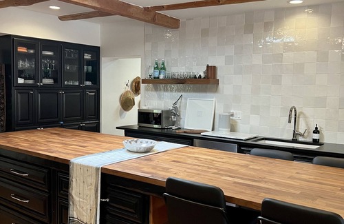 Sabino Vista Hills Casa | Newly Renovated, Foothills/Sabino area ranch style home with private hot tub.