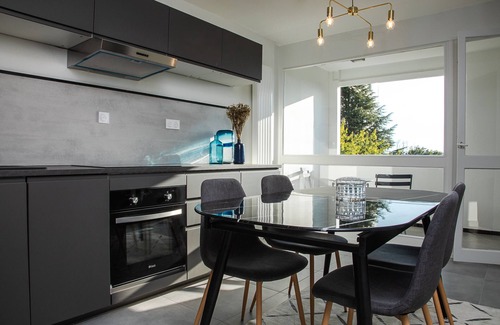 Ferney-Voltaire Apartamento | Newly renovated apartment, quiet and bright, 10 minutes from Geneva airport.