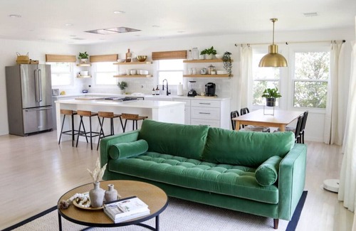 Riviera - Westchester Casa | Newly Renovated Gem - Contemporary Downtown House
