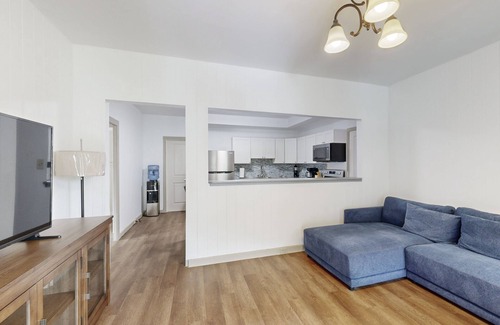 Kalihi Valley Casa | Newly renovated guest house with lush landscaping & gazebo